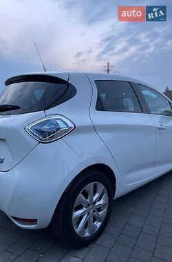 Хетчбек Renault Zoe 2016 в 