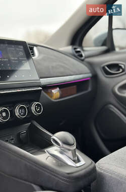 Хэтчбек Renault Zoe 2021 в 