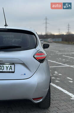 Хэтчбек Renault Zoe 2021 в 