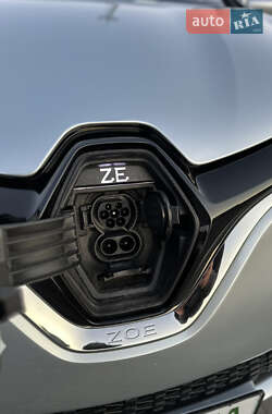 Хэтчбек Renault Zoe 2021 в 