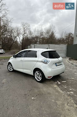 Хэтчбек Renault Zoe 2015 в 