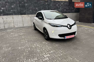 Хэтчбек Renault Zoe 2019 в 