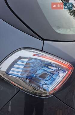 Хэтчбек Renault Zoe 2019 в 