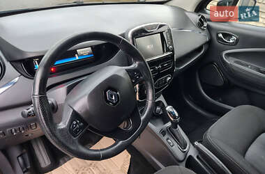 Хэтчбек Renault Zoe 2017 в 