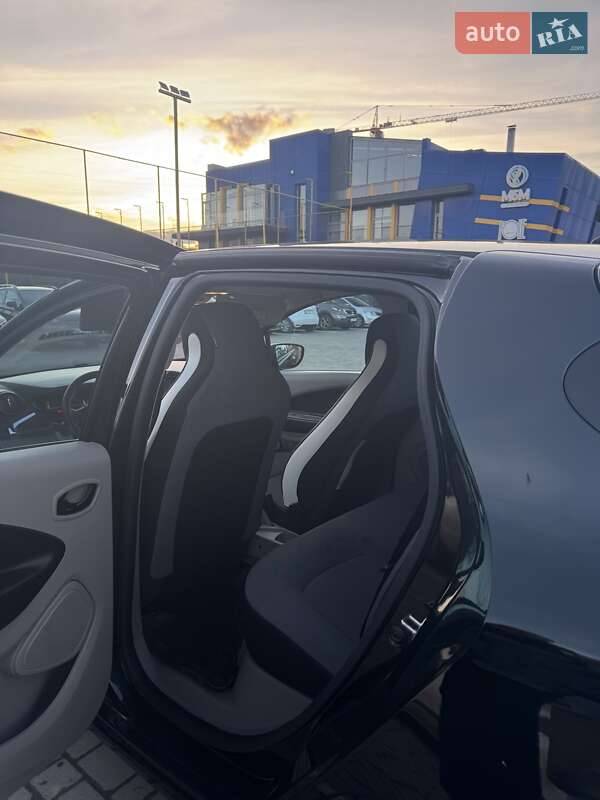 Хэтчбек Renault Zoe 2015 в Львове