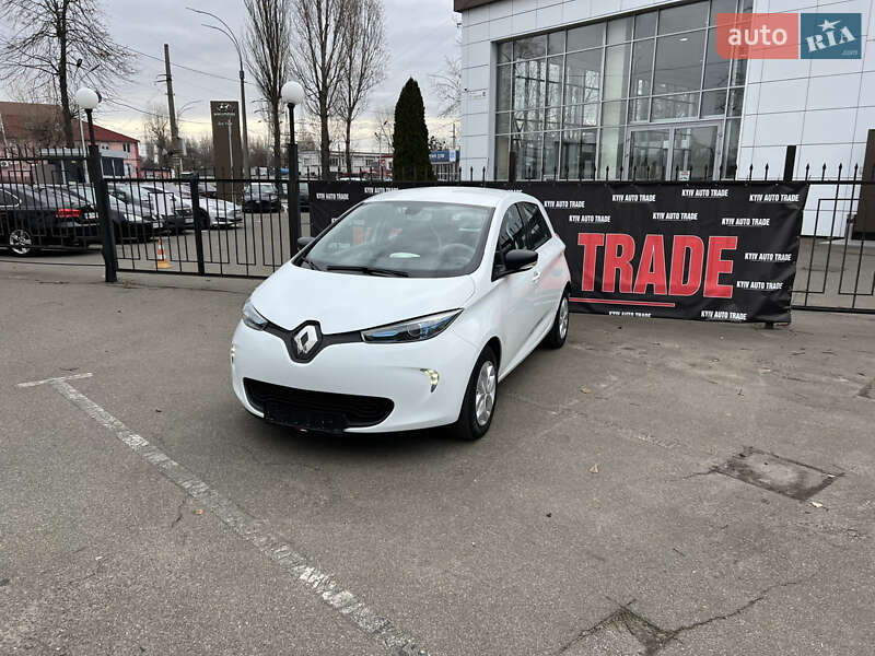 Хэтчбек Renault Zoe 2017 в 