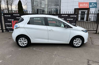 Хэтчбек Renault Zoe 2017 в 
