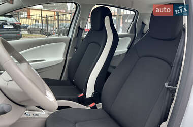 Хэтчбек Renault Zoe 2017 в 