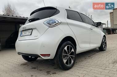 Хэтчбек Renault Zoe 2017 в 