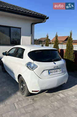 Хэтчбек Renault Zoe 2015 в 
