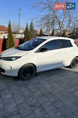 Хэтчбек Renault Zoe 2015 в 