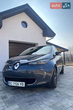 Хэтчбек Renault Zoe 2017 в 