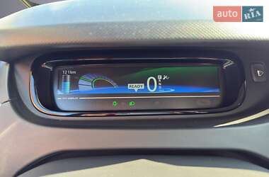 Хэтчбек Renault Zoe 2017 в 