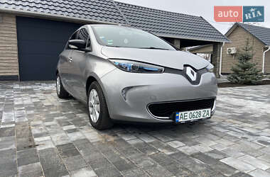 Хэтчбек Renault Zoe 2016 в 