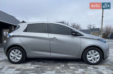 Хэтчбек Renault Zoe 2016 в 