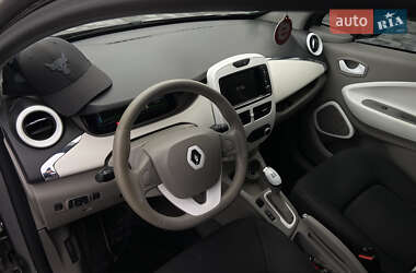 Хэтчбек Renault Zoe 2016 в 
