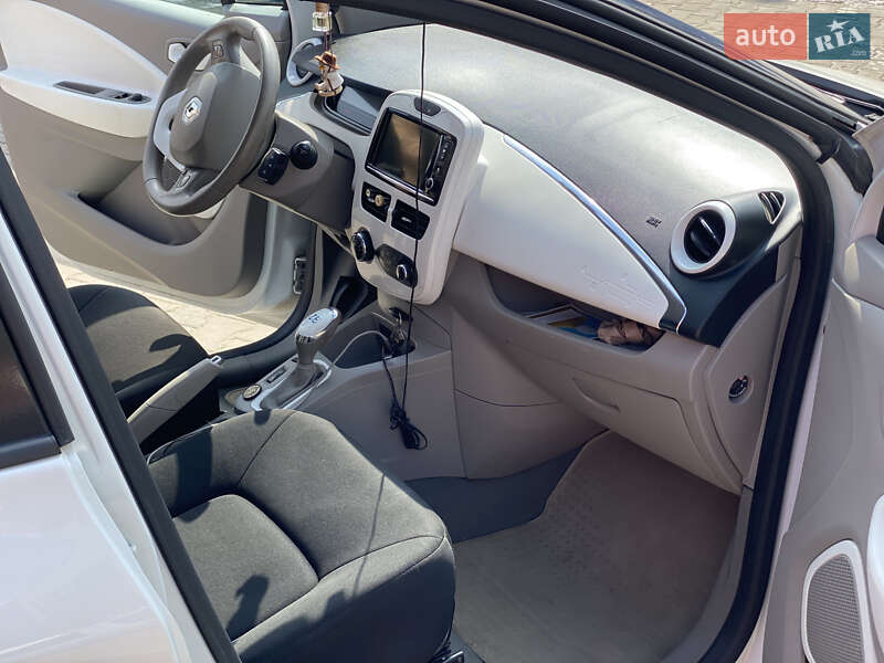Хэтчбек Renault Zoe 2015 в Львове