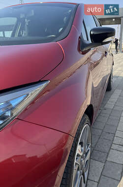 Хэтчбек Renault Zoe 2017 в 