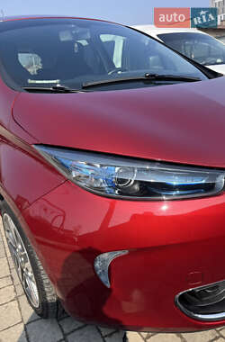 Хэтчбек Renault Zoe 2017 в 