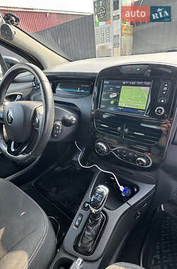 Хэтчбек Renault Zoe 2017 в 