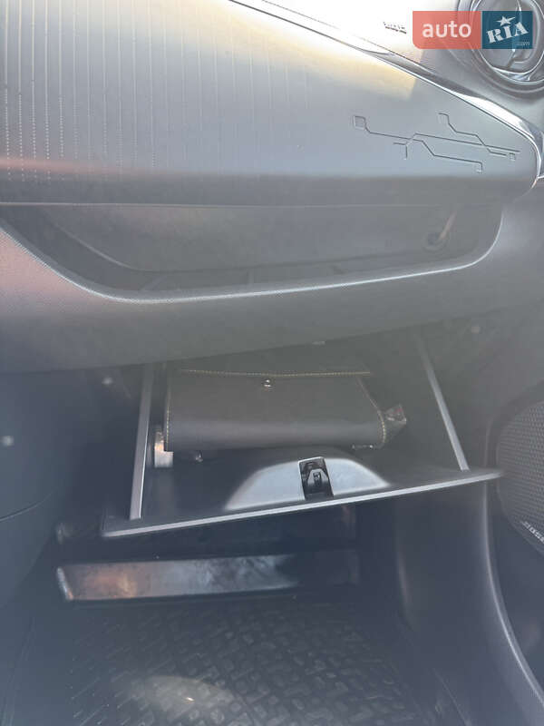 Хэтчбек Renault Zoe 2017 в Львове фото 98 Хэтчбек Renault Zoe 2017 в Львове