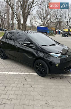 Хэтчбек Renault Zoe 2018 в 