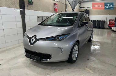 Хэтчбек Renault Zoe 2016 в 