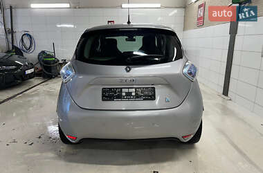 Хэтчбек Renault Zoe 2016 в 