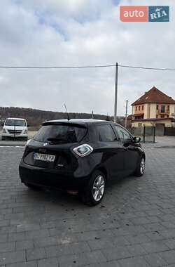 Хэтчбек Renault Zoe 2017 в 
