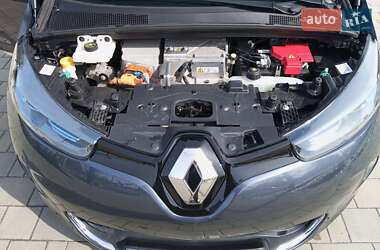 Хэтчбек Renault Zoe 2018 в 