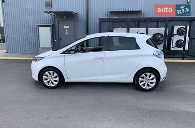 Хэтчбек Renault Zoe 2016 в 