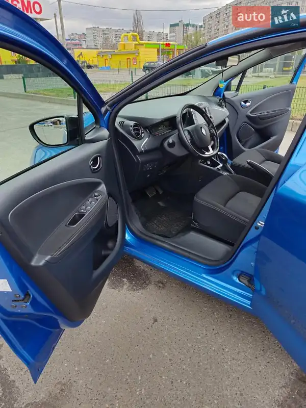 Хэтчбек Renault Zoe 2018 в 
