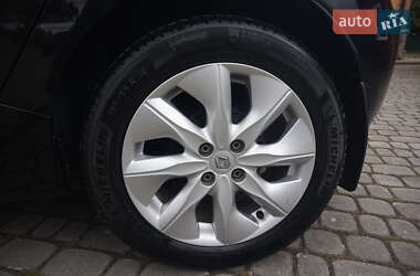 Хетчбек Renault Zoe 2013 в 