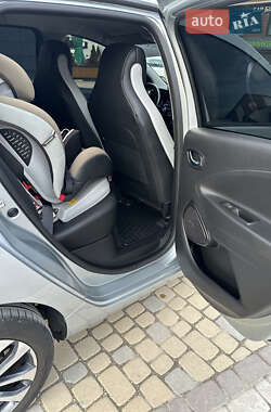 Хэтчбек Renault Zoe 2020 в 
