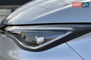 Хэтчбек Renault Zoe 2020 в 