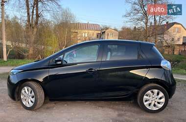 Хэтчбек Renault Zoe 2015 в 