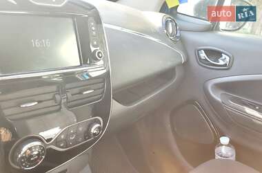 Хэтчбек Renault Zoe 2019 в 