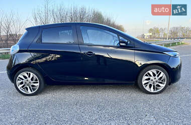 Хэтчбек Renault Zoe 2015 в 
