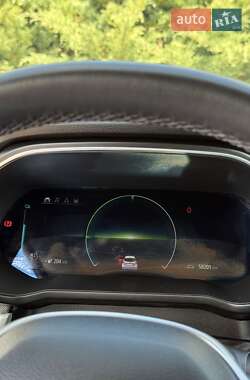 Хэтчбек Renault Zoe 2020 в 