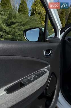Хэтчбек Renault Zoe 2020 в 