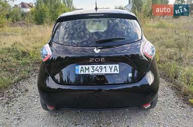 Хэтчбек Renault Zoe 2016 в 