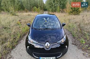 Хэтчбек Renault Zoe 2016 в 