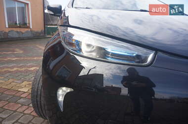 Хэтчбек Renault Zoe 2019 в 