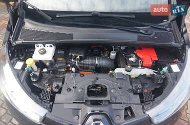 Хэтчбек Renault Zoe 2019 в 