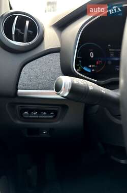 Хэтчбек Renault Zoe 2020 в 