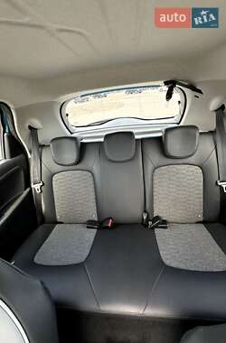 Хэтчбек Renault Zoe 2020 в 