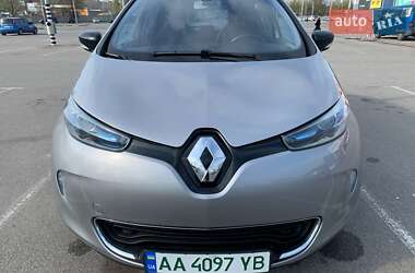 Хэтчбек Renault Zoe 2016 в 