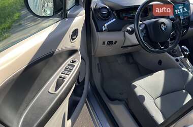 Хэтчбек Renault Zoe 2016 в 
