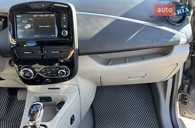 Хэтчбек Renault Zoe 2016 в 