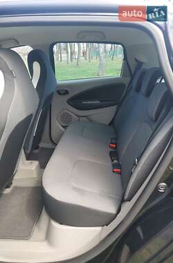 Хэтчбек Renault Zoe 2015 в 